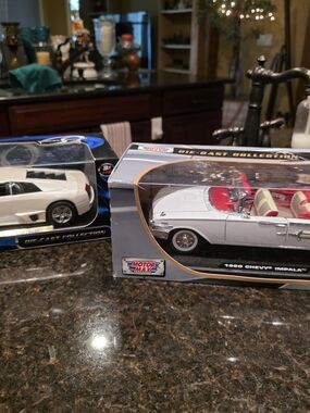 2 Scale Model Car Lambo & IMPALA
